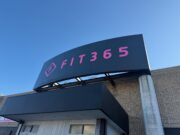 長野市フィットネスクラブ看板塗装工事